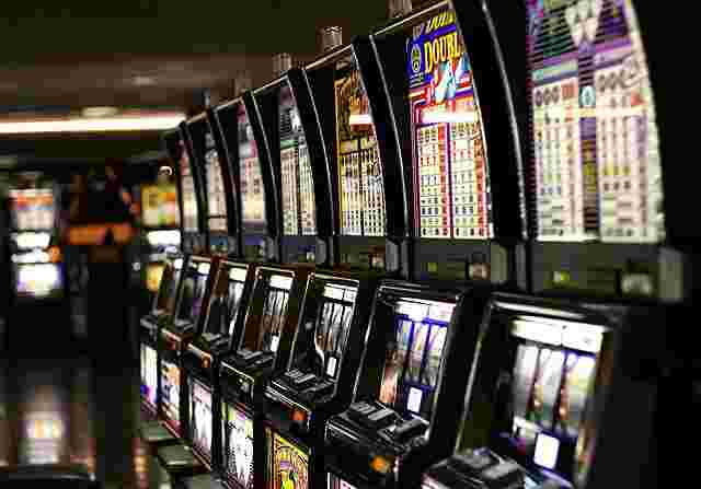 Mesin Slot Paling Menguntungkan - Jumlah yang diresmikan oleh kasino. Tetapi, dengan terdapatnya fitur liberal, keseluruhan jackpot yang ada